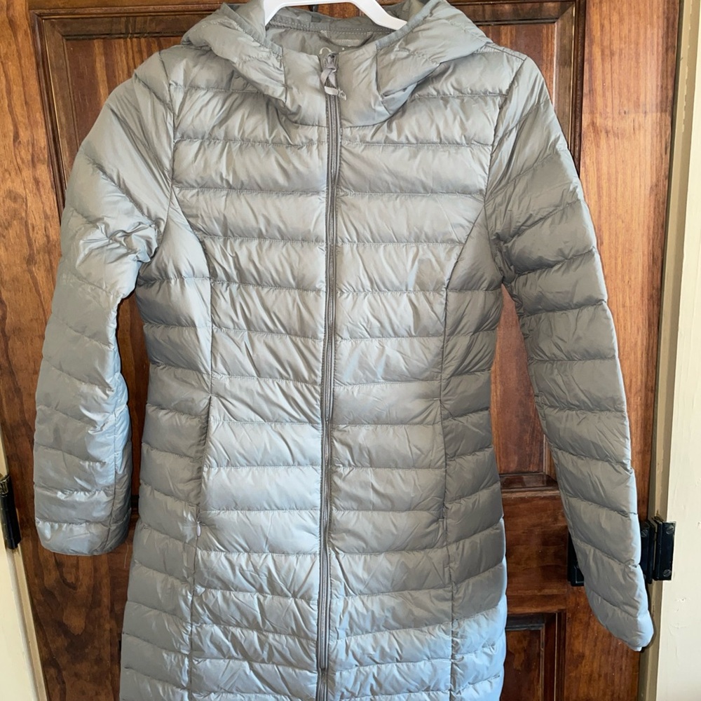 QUINCE Gray Responsible Down Long Puffer Jacket W/Hood & Pockets Lightweight S